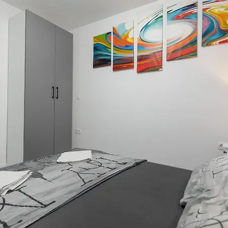 Lovely In With Wifi Apartament