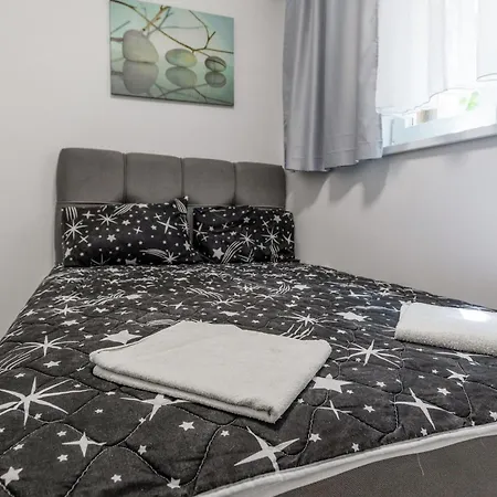 Lovely In With Wifi Apartament Duboka