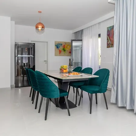 Apartament Lovely In With Wifi Duboka