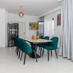 Διαμέρισμα Lovely In With Wifi Duboka