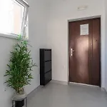 Διαμέρισμα Lovely In With Wifi