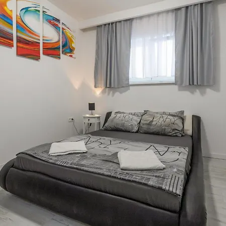 Lovely In With Wifi Apartament