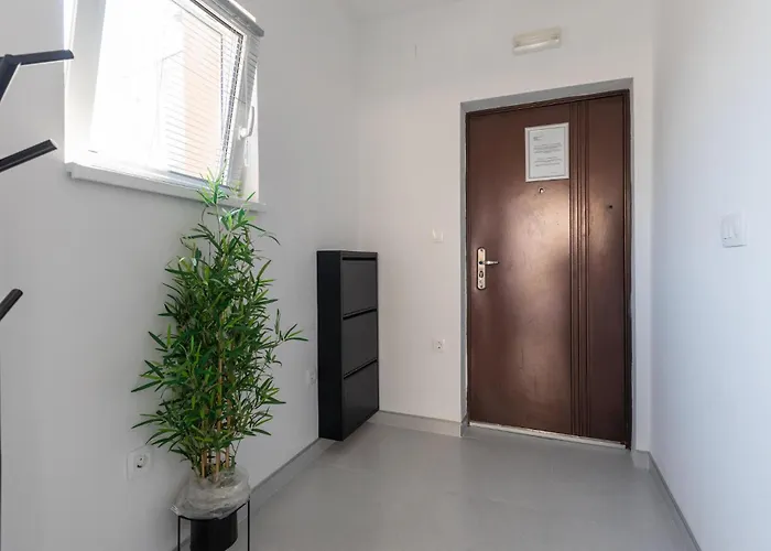 דירה Lovely In With Wifi